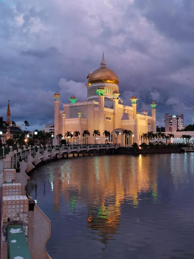 Legallery Suites Hotel Bandar Seri Begawan Eksteriør billede